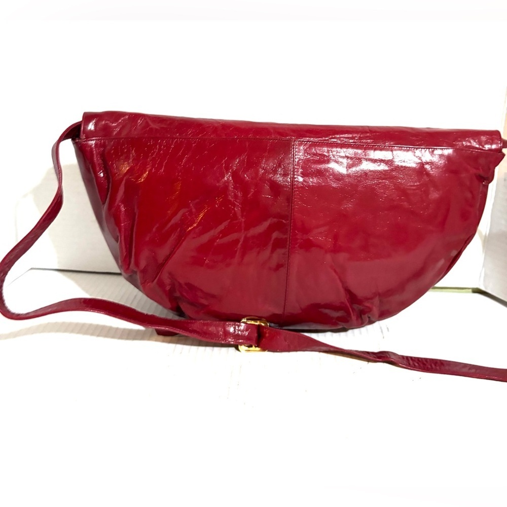 Vintage Red Crossbody Bag with Green Detail - Picture 2 of 5